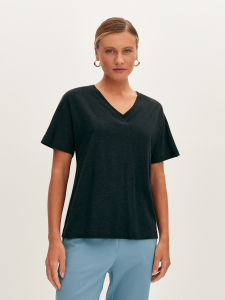 Футболка с V-вырезом