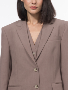 Классический однобортный пиджак из костюмной вискозы