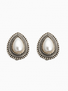 Клипсы «Грейс» капля в огранке, цвет белый в чернёном серебре