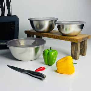 910-016 Набор из 3 мисок/салатников 16/19/21см с крышками в под.уп. (х24) Нержавеющая сталь