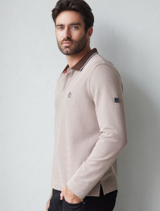 Лонгслив из фактурного трикотажа с плетеным воротником поло с застежкой на пуговицы