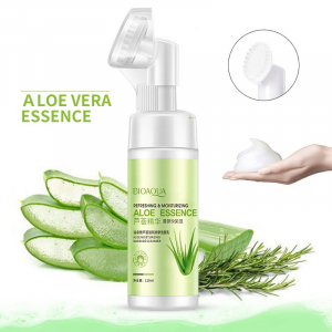 (СРОК 06.2025) Пенка-мусс для умывания с массажной силиконовой щеточкой Алоэ-вера BIOAQUA, 120 мл.