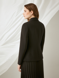 Жакет приталенного силуэта