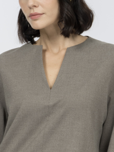 Блуза с комбинированным вырезом