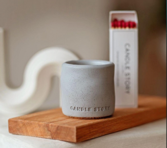 Свеча в бетоне Luckily, серый, аромат