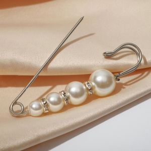 Булавка «Квартет», 7.5 см, белая в серебре