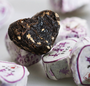 Пуэр Шу с имбирем в форме сердца 5-8 гр