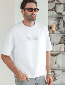 Футболка с открытыми срезами из тонкого футера с принтом