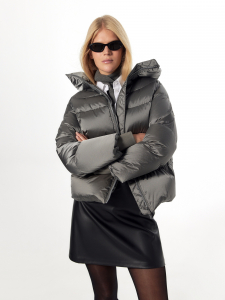 Укороченный пуховик с утеплителем 90% пух и 10% перо