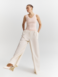 Топ вязаный с V-вырезом