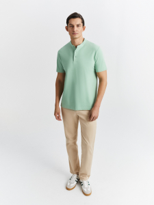 Поло без воротника из хлопкового трикотажа