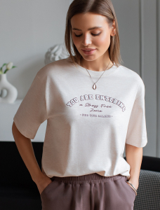 Футболка из премиального хлопка с авторским принтом фольгой