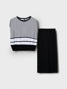 Комплект женский: джемпер, юбка