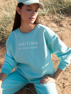 Укороченный свитшот из футера трехнитки с принтом