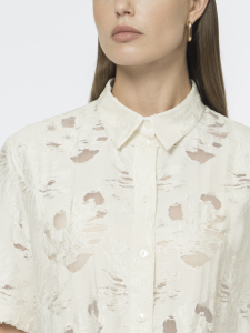 Укороченная блуза с прозрачными фрагментами