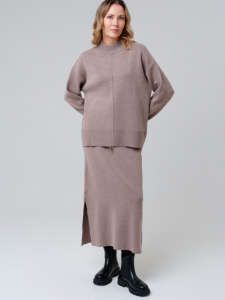 Комплект женский: джемпер, юбка