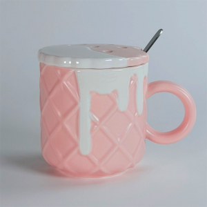 164-030 Кружка 450мл с крышкой и ложкой в под.уп.(х24)Фарфор