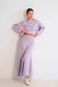 15675 Костюм с юбкой вязаный лавандовый