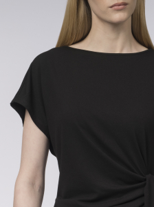 Блуза с асимметричной фиксацией