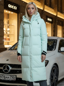 Пальто утепленное стеганное зимнее с капюшоном женское бирюзового цвета 9615Br