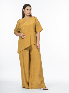 Блуза цвета охры с асимметрией