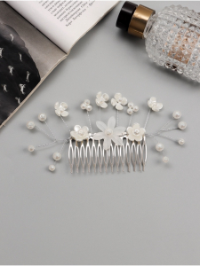 Гребень для волос QF «Эмилия», цветы бусинки, 11?6.5 см, белый