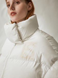 Укороченный пуховик