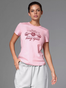 Футболка с ярким принтом