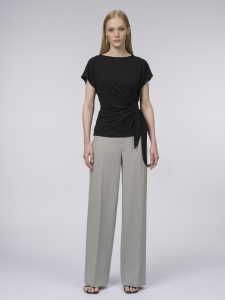 Блуза с асимметричной фиксацией