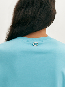 Футболка базовая с принтом по горловине