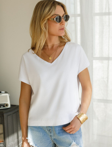 Футболка с V-вырезом и цельнокроеным рукавом из премиального хлопка