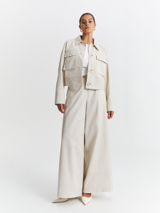 Куртка с накладными карманами