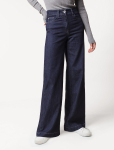 Джинсы-трубы из эластичного денима