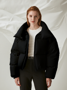 Укороченный пуховик