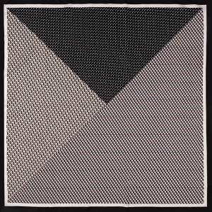 Шелковистый платок с графичным принтом