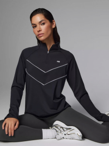 Спортивный лонгслив с контрастными кантами