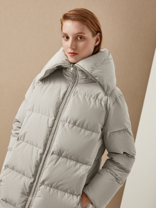 Пуховик с объемным воротником