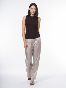 Прямые брюки с атласным блеском