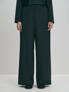 Брюки на резинке со стрелками