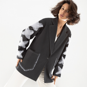 Жакет с декором из фатина, Совершенная модель