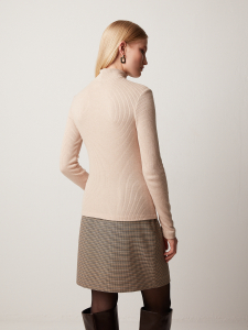 Водолазка из фактурного трикотажа