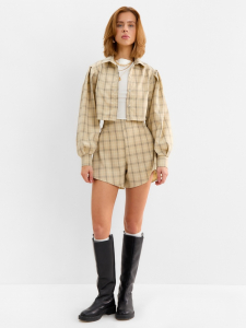 Костюм женский: блузка, шорты, MINAKU: Casual Collection, бежевая клетка, размер 46