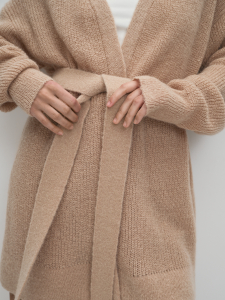 Теплый удлиненный вязаный кардиган