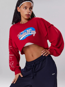 Укороченный свитшот объёмного кроя