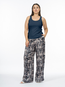 Базовый топ из эластичного вискозного трикотажа