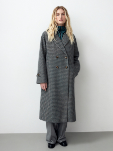 Пальто с мембраной и утеплённой спинкой