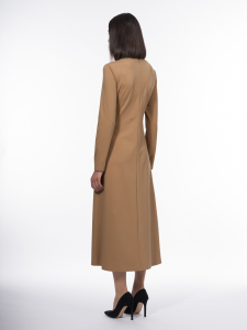 Приталенное платье со вставкой гофре