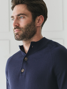 Джемпер тонкой вязки с застежкой на пуговицы