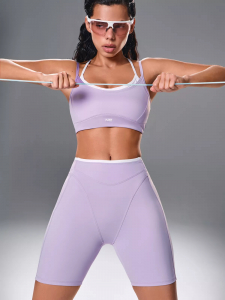 Моделирующие спортивные шорты