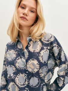 Рубашка из хлопка с абстрактным принтом